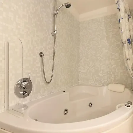 Апартаменты Historic Loft In The Heart Of