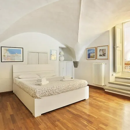 Historic Loft In The Heart Of Флоренция